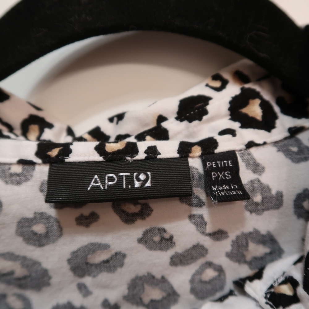 Leopard Button down Blouse - Picture 7 of 8